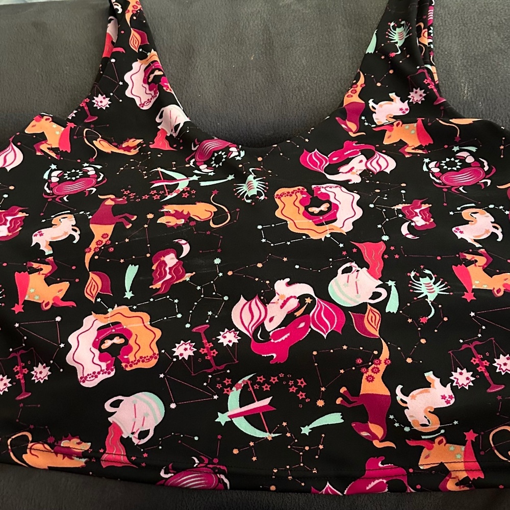 NEW POP Fit sports bra/crop top